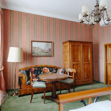 פירסטנפלדברוק Romantik Hotel Zur Post מראה חיצוני תמונה