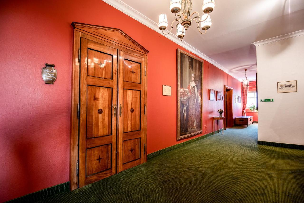 פירסטנפלדברוק Romantik Hotel Zur Post מראה חיצוני תמונה