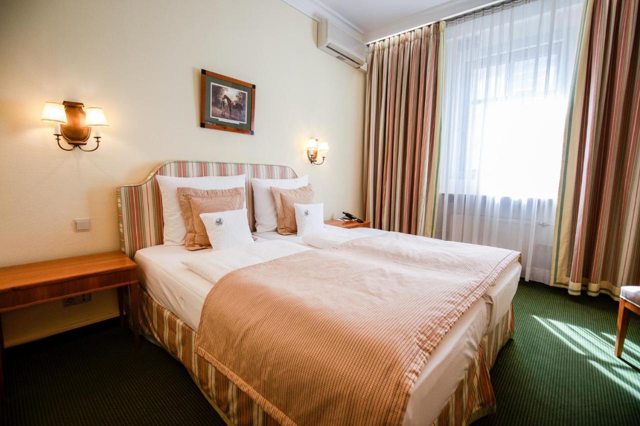 פירסטנפלדברוק Romantik Hotel Zur Post מראה חיצוני תמונה