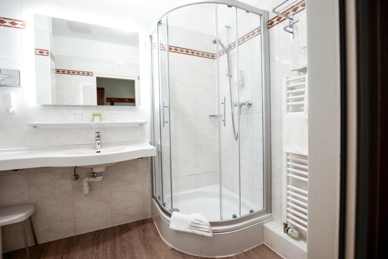 פירסטנפלדברוק Romantik Hotel Zur Post מראה חיצוני תמונה