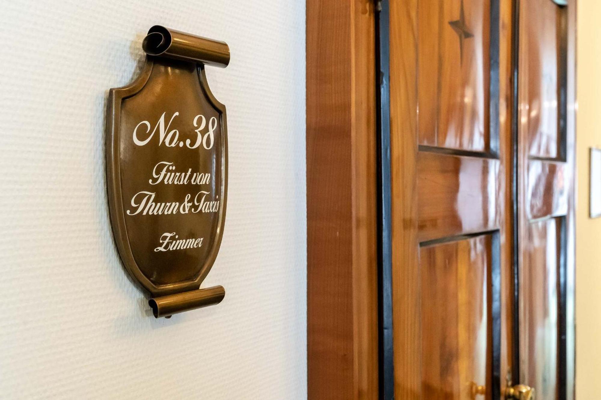 פירסטנפלדברוק Romantik Hotel Zur Post מראה חיצוני תמונה