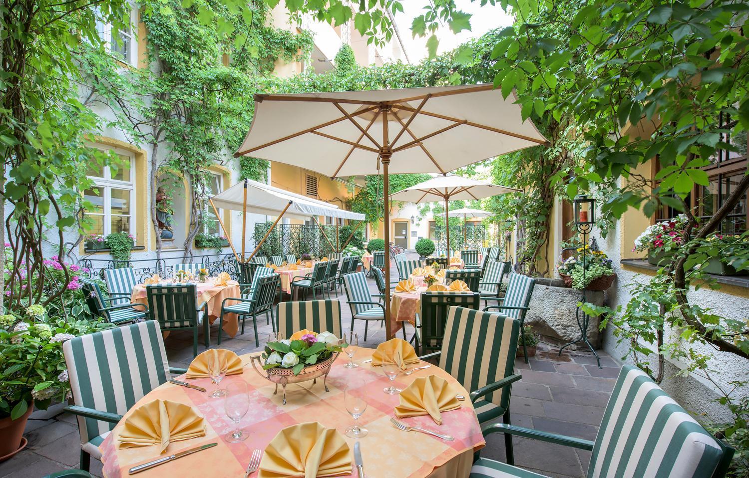פירסטנפלדברוק Romantik Hotel Zur Post מראה חיצוני תמונה