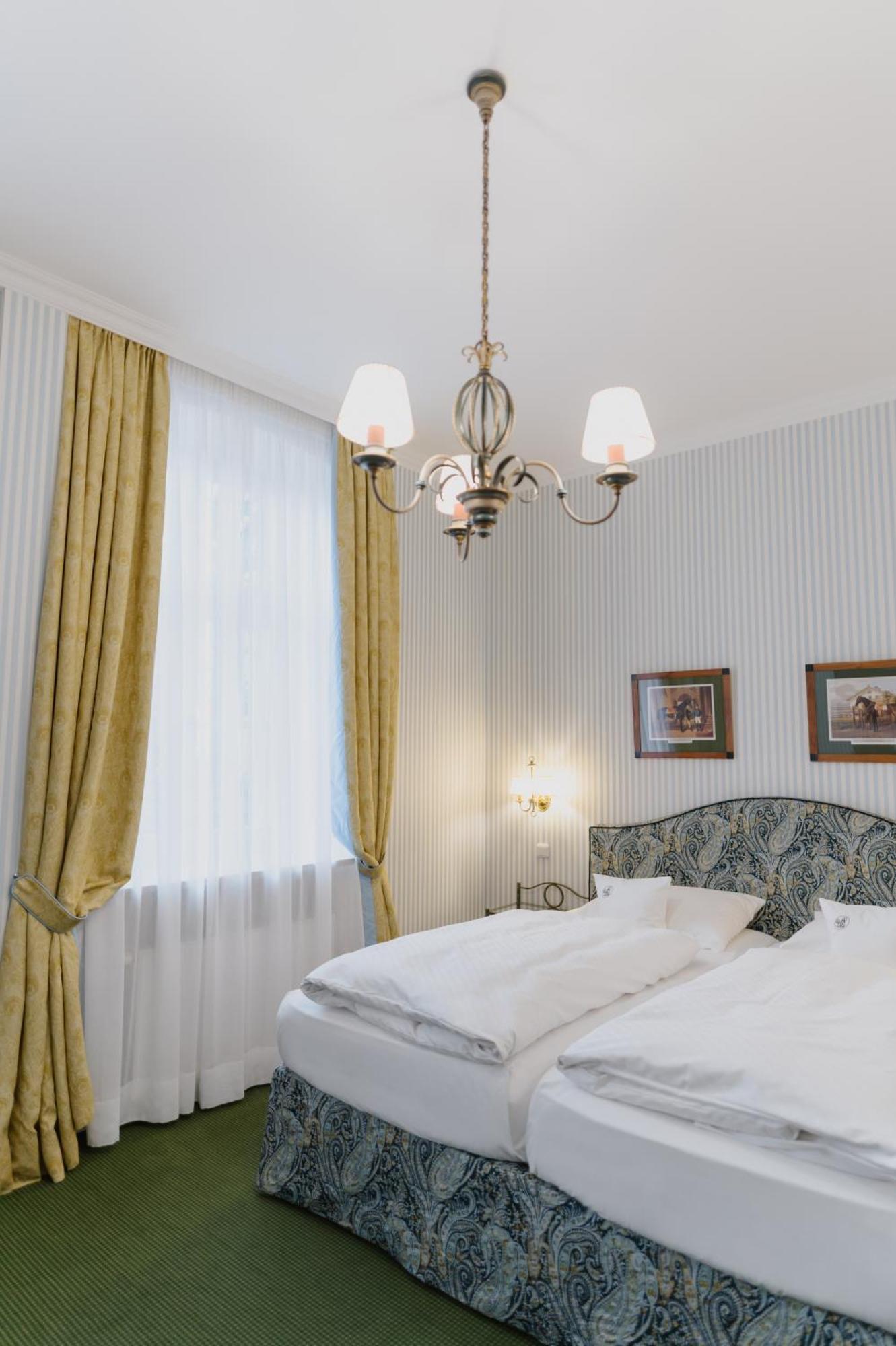 פירסטנפלדברוק Romantik Hotel Zur Post מראה חיצוני תמונה