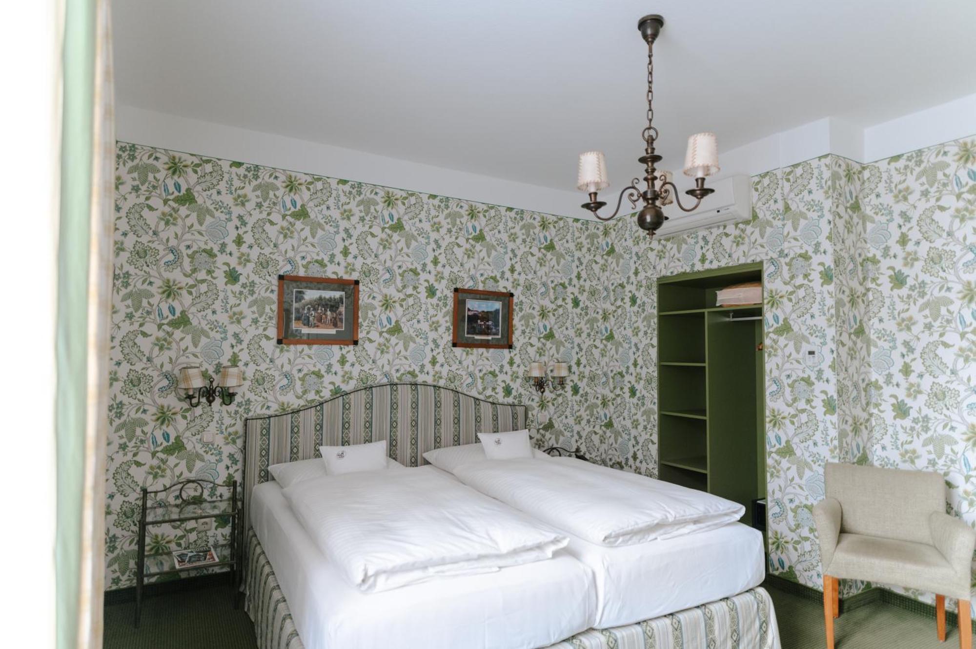 פירסטנפלדברוק Romantik Hotel Zur Post מראה חיצוני תמונה