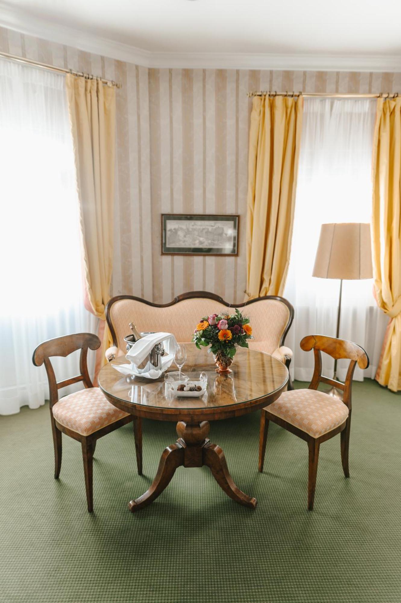 פירסטנפלדברוק Romantik Hotel Zur Post מראה חיצוני תמונה
