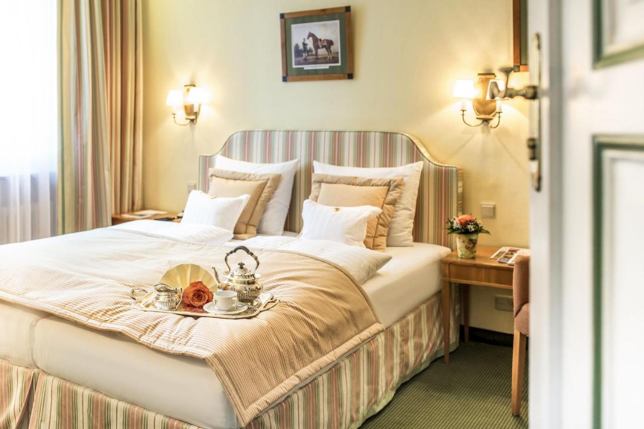 פירסטנפלדברוק Romantik Hotel Zur Post מראה חיצוני תמונה