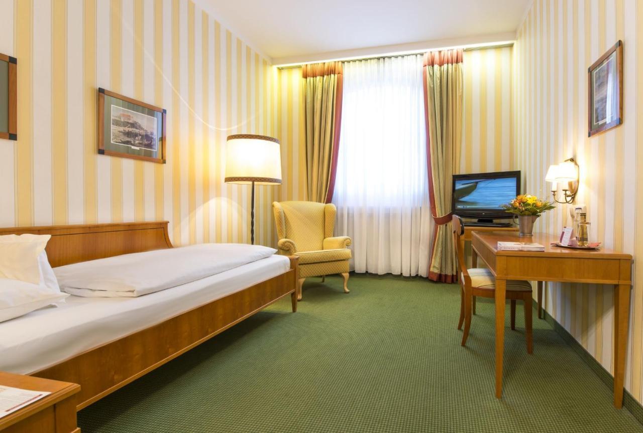 פירסטנפלדברוק Romantik Hotel Zur Post מראה חיצוני תמונה