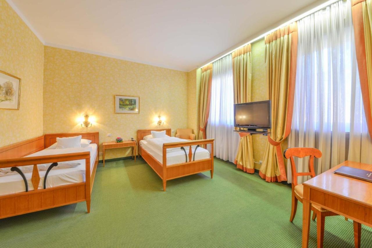 פירסטנפלדברוק Romantik Hotel Zur Post מראה חיצוני תמונה