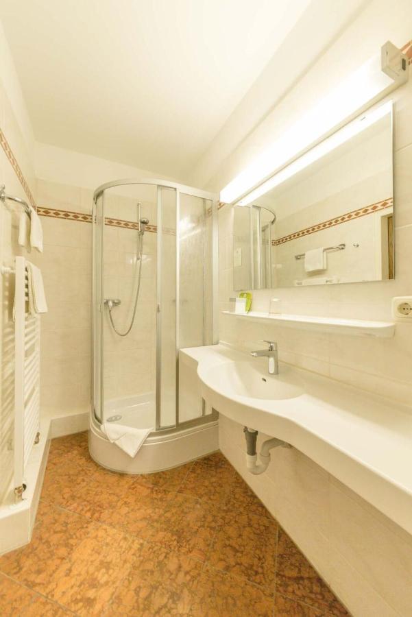 פירסטנפלדברוק Romantik Hotel Zur Post מראה חיצוני תמונה