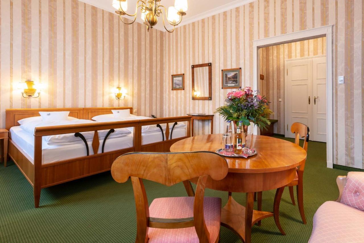 פירסטנפלדברוק Romantik Hotel Zur Post מראה חיצוני תמונה