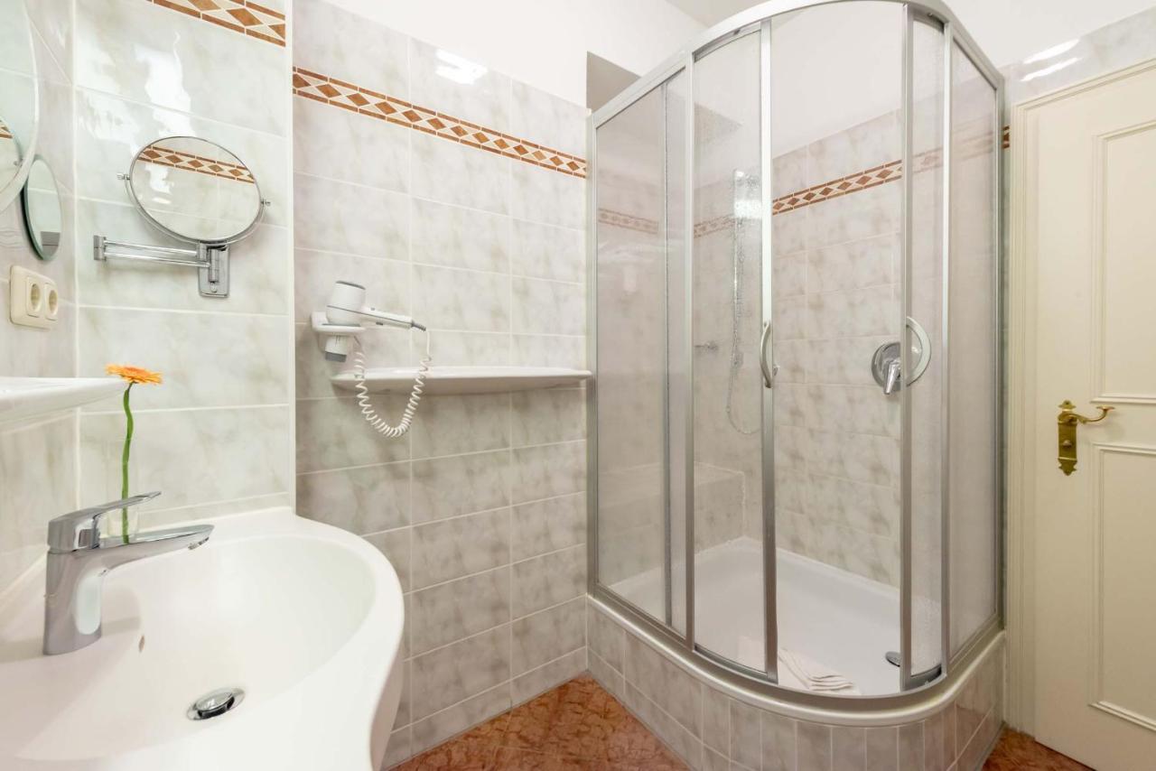 פירסטנפלדברוק Romantik Hotel Zur Post מראה חיצוני תמונה